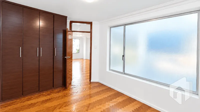 Departamento de 2 habitaciones ubicado en el parque central de Conocoto, Internet incluido.: foto 5