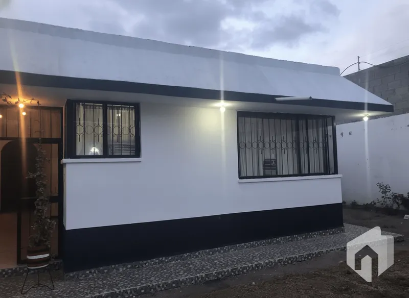 SE  VENDE CASA Y TERRENO EN LA MITAD DEL MUNDO: foto 2