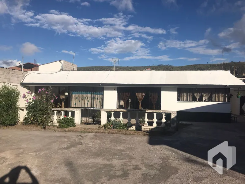SE  VENDE CASA Y TERRENO EN LA MITAD DEL MUNDO: foto 3